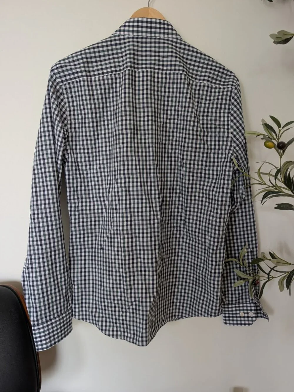 Banana Republic Men's Medium Untucked Fit Non-Iron Long Sleeve Shirt